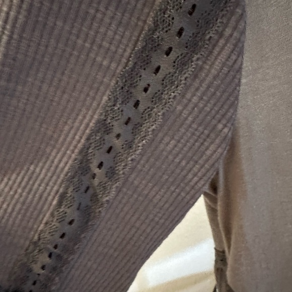 POL Black and Gray Top with Bell Sleeves - Picture 6 of 10